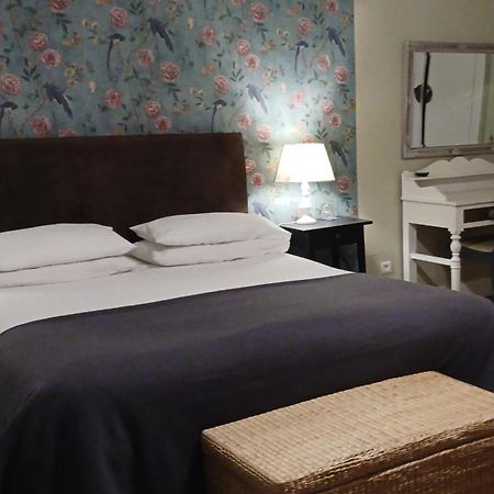 Bed and Breakfast Le Voltaire à Airvault Extérieur photo