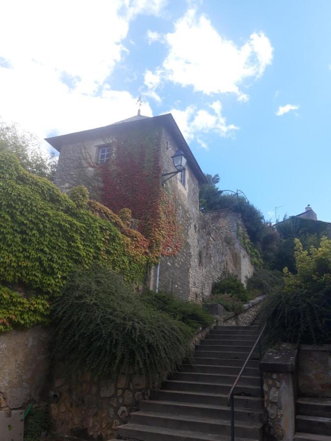 Bed and Breakfast Le Voltaire à Airvault Extérieur photo