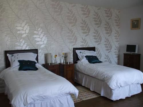 Bed and Breakfast Le Voltaire à Airvault Extérieur photo