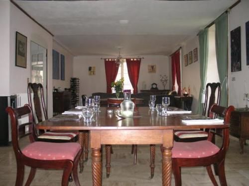Bed and Breakfast Le Voltaire à Airvault Extérieur photo