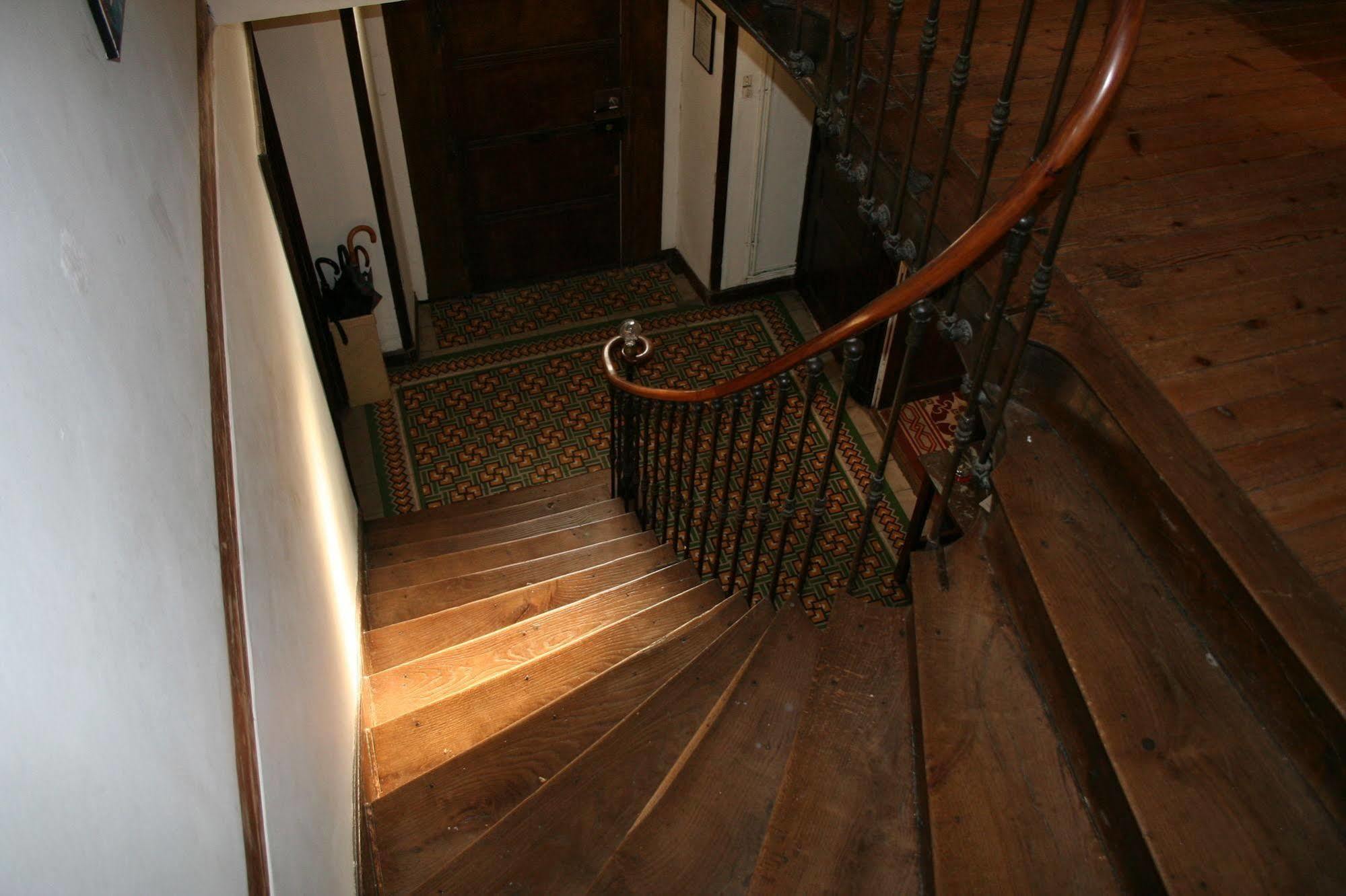 Bed and Breakfast Le Voltaire à Airvault Extérieur photo